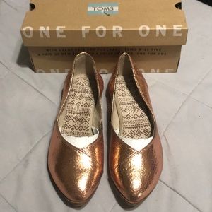 Toms Jutti Flats Rose Gold Leather size 5.5